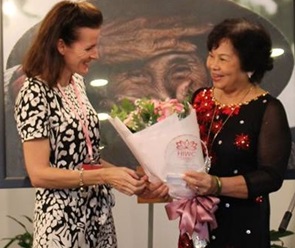 Câu lạc bộ phụ nữ quốc tế - (Hanoi International Women Club) giúp sức cho Sao Mai từ những ngày đầu gian khó