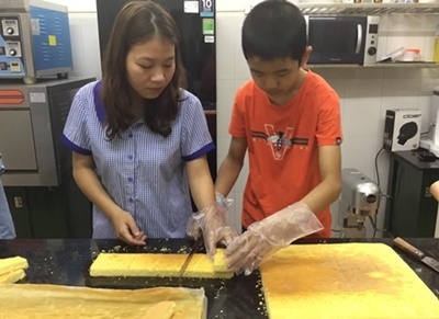 Mô hình hướng nghiệp làm bánh cho thanh thiếu niên tự kỷ, chậm phát triển ở Sao Mai