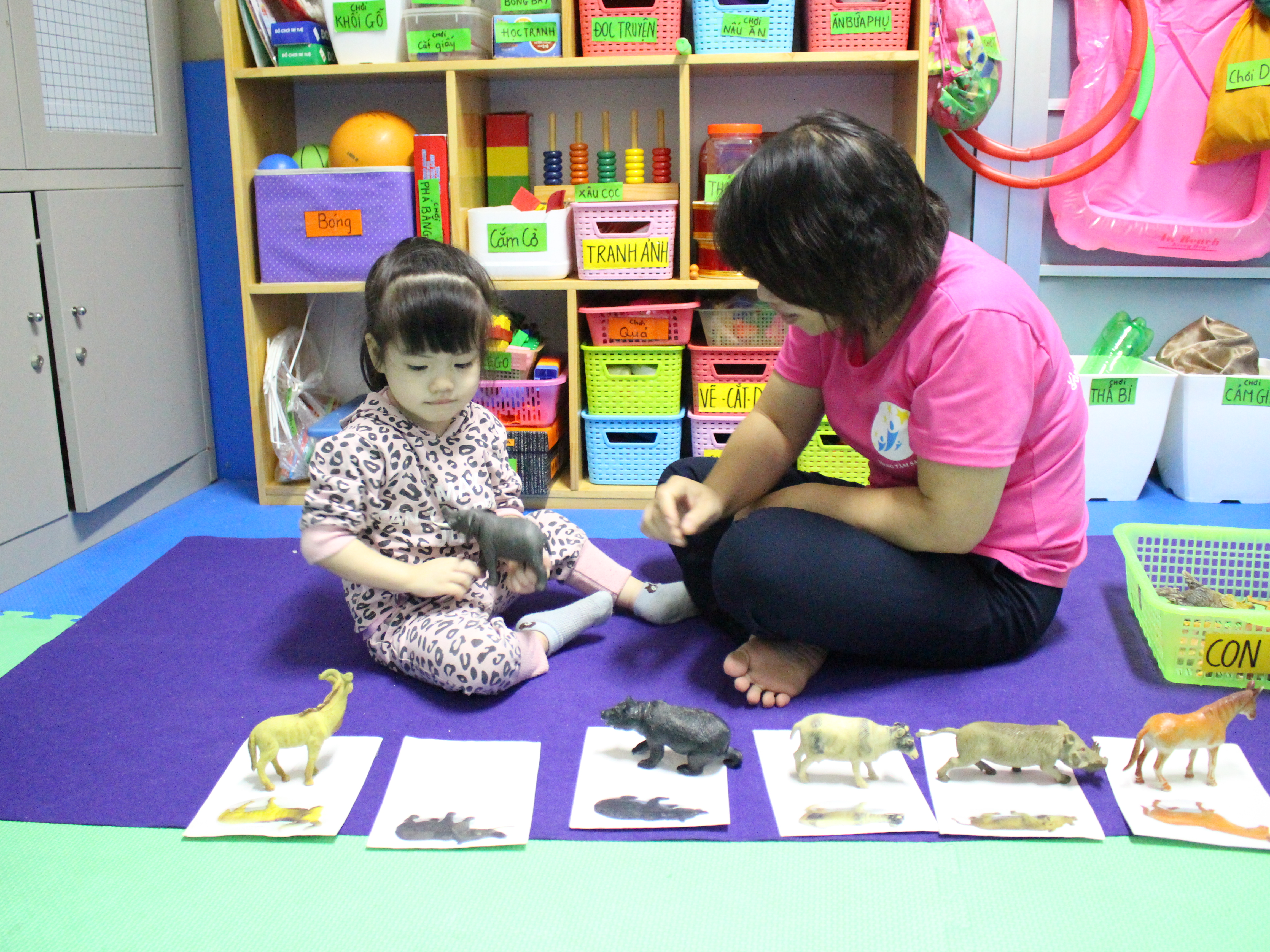 Hiểu cách con học bắt chước theo tự nhiên qua bảng kiểm mới 2025 mô hình can thiệp sớm Denver